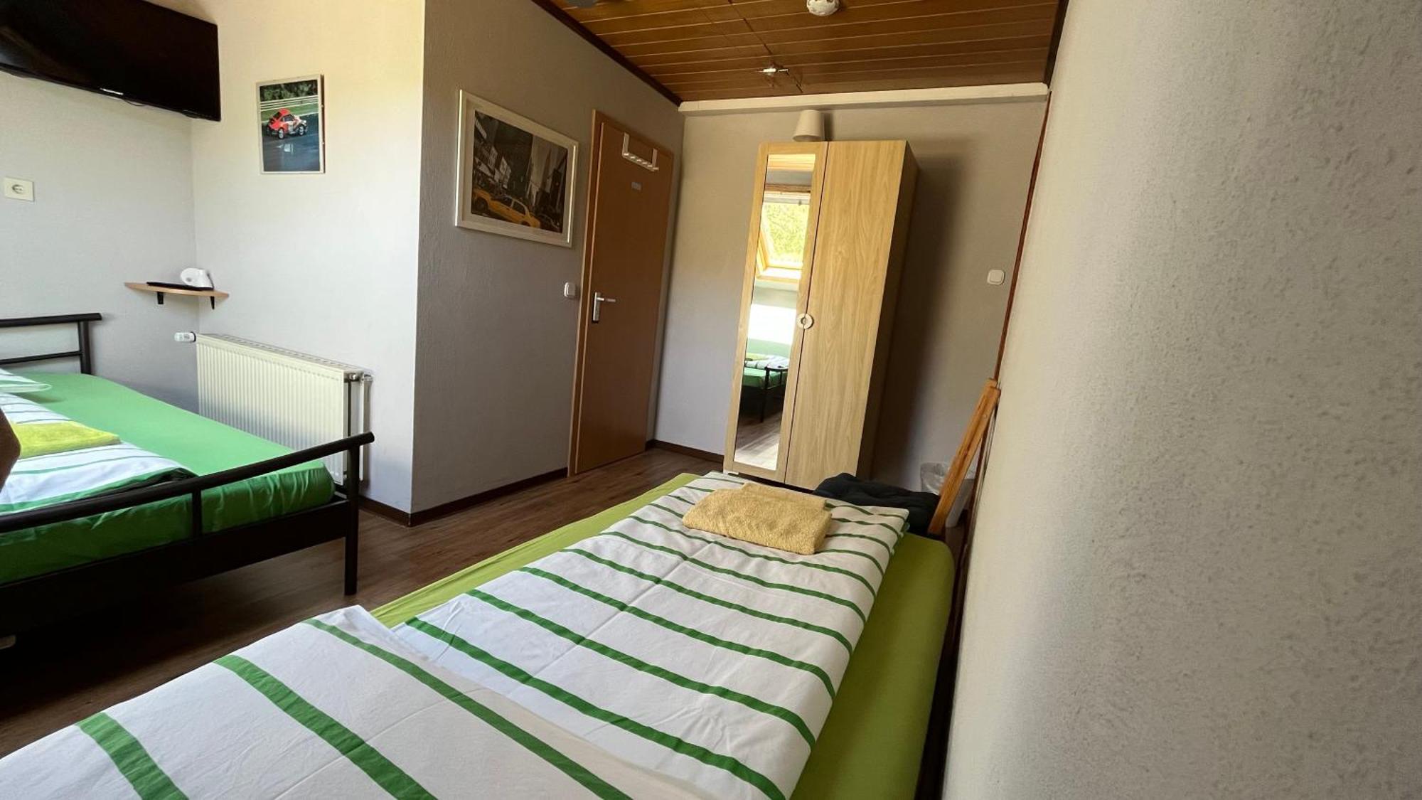 Quiddelbach Franky House Am Nuerburgring Bed & Breakfast エクステリア 写真